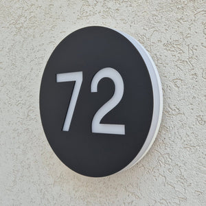 שלט מואר לכניסה לבית פרטי בעיצוב אישי - דגם מספר עגול - ShapeMixer