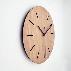 שעון קיר מעץ מעוצב לבית - דגם קו - עץ אלון - ShapeMixer